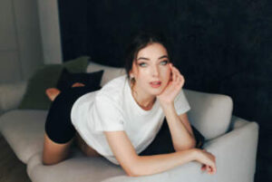 meganKISS